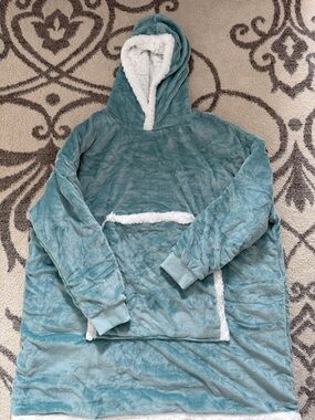 Wearable blanket hoodie, super warm soft and oversized. Onesies fits all.